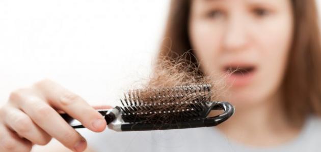 كيفية معالجة تساقط الشعر عند النساء 